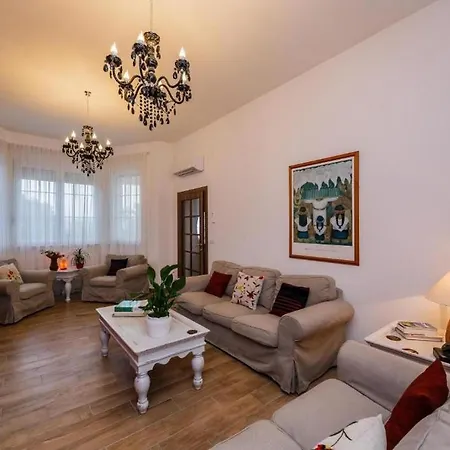 Villa Stone Queen Kaštel Novi