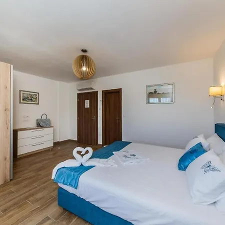 Villa Stone Queen Kaštel Novi