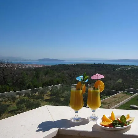 Stone Queen Villa Kaštel Novi